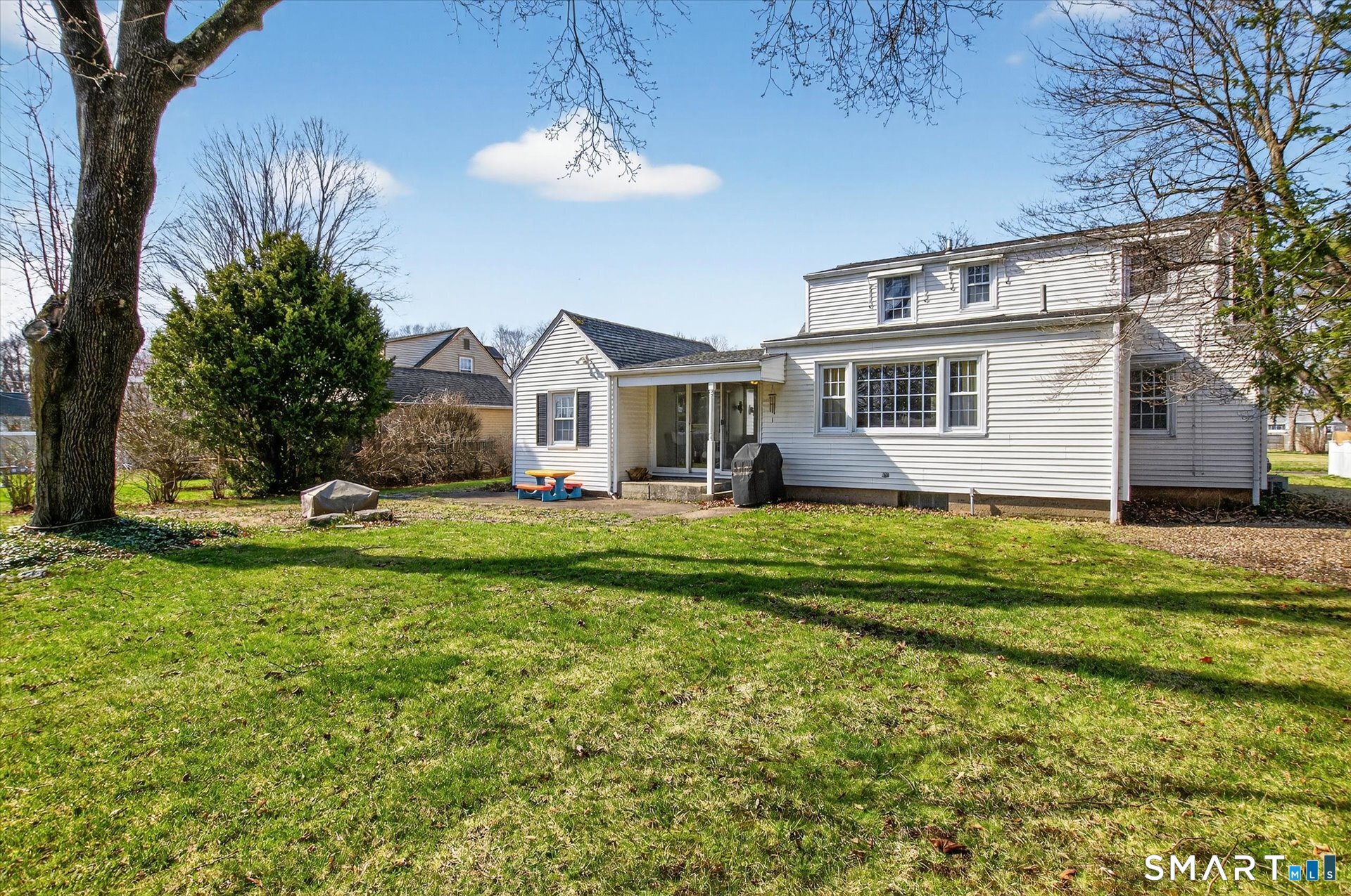 22 Carroll Road Manchester, CT 06042 - Photo 5 of 40