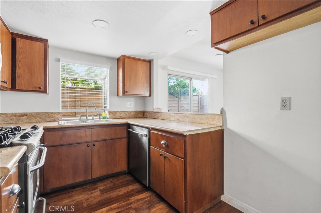 9826 California South Gate, CA 90280 - Photo 18 of 29