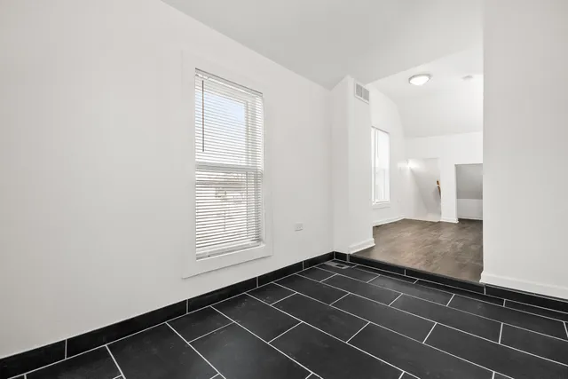 $315,000 | 277 Gifford Place, Elgin, IL 60120