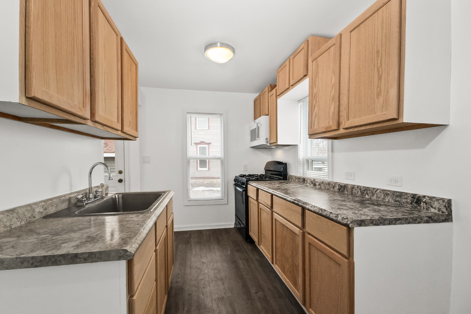 277 Gifford Place Elgin, IL 60120 - Photo 4 of 15