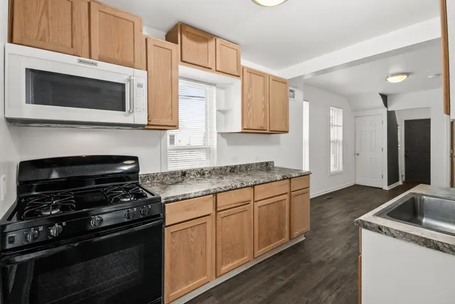 $315,000 | 277 Gifford Place, Elgin, IL 60120