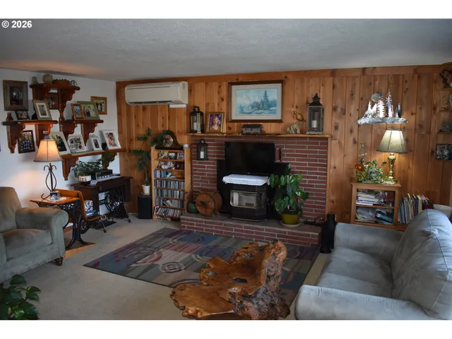 $378,900 | 2360 High Street, Reedsport, OR 97467