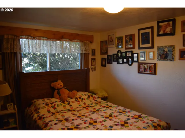 $378,900 | 2360 High Street, Reedsport, OR 97467