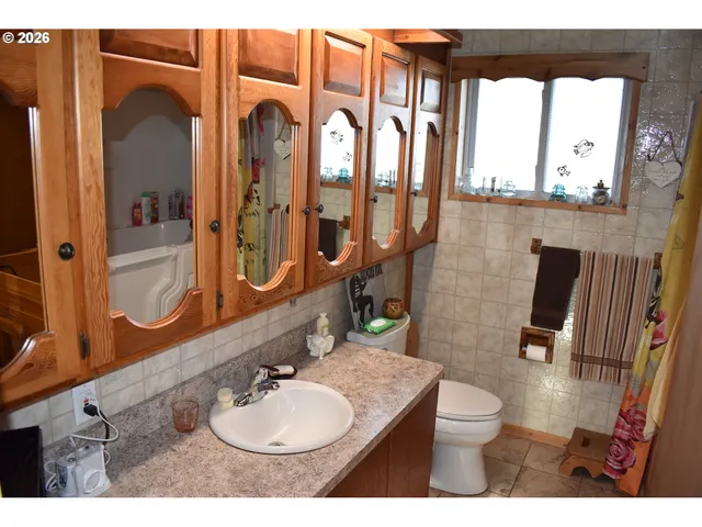 $378,900 | 2360 High Street, Reedsport, OR 97467