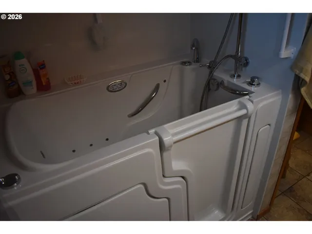 $378,900 | 2360 High Street, Reedsport, OR 97467