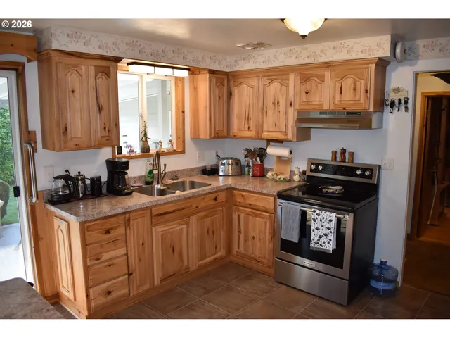 $378,900 | 2360 High Street, Reedsport, OR 97467