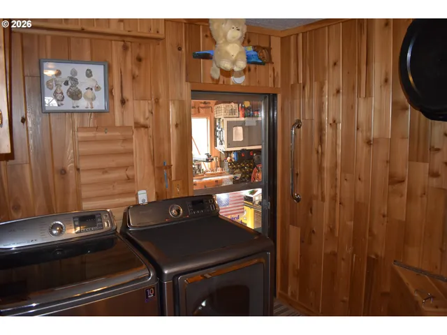 $378,900 | 2360 High Street, Reedsport, OR 97467