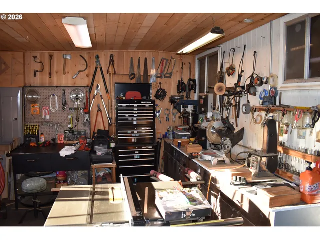 $378,900 | 2360 High Street, Reedsport, OR 97467