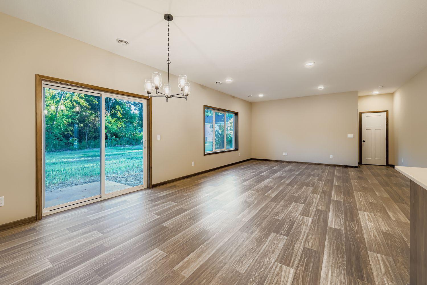 2557 County Rd I Mounds View, MN 55112 - Photo 7 of 26