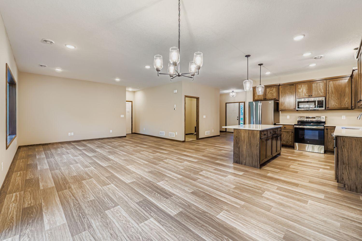 2557 County Rd I Mounds View, MN 55112 - Photo 8 of 26