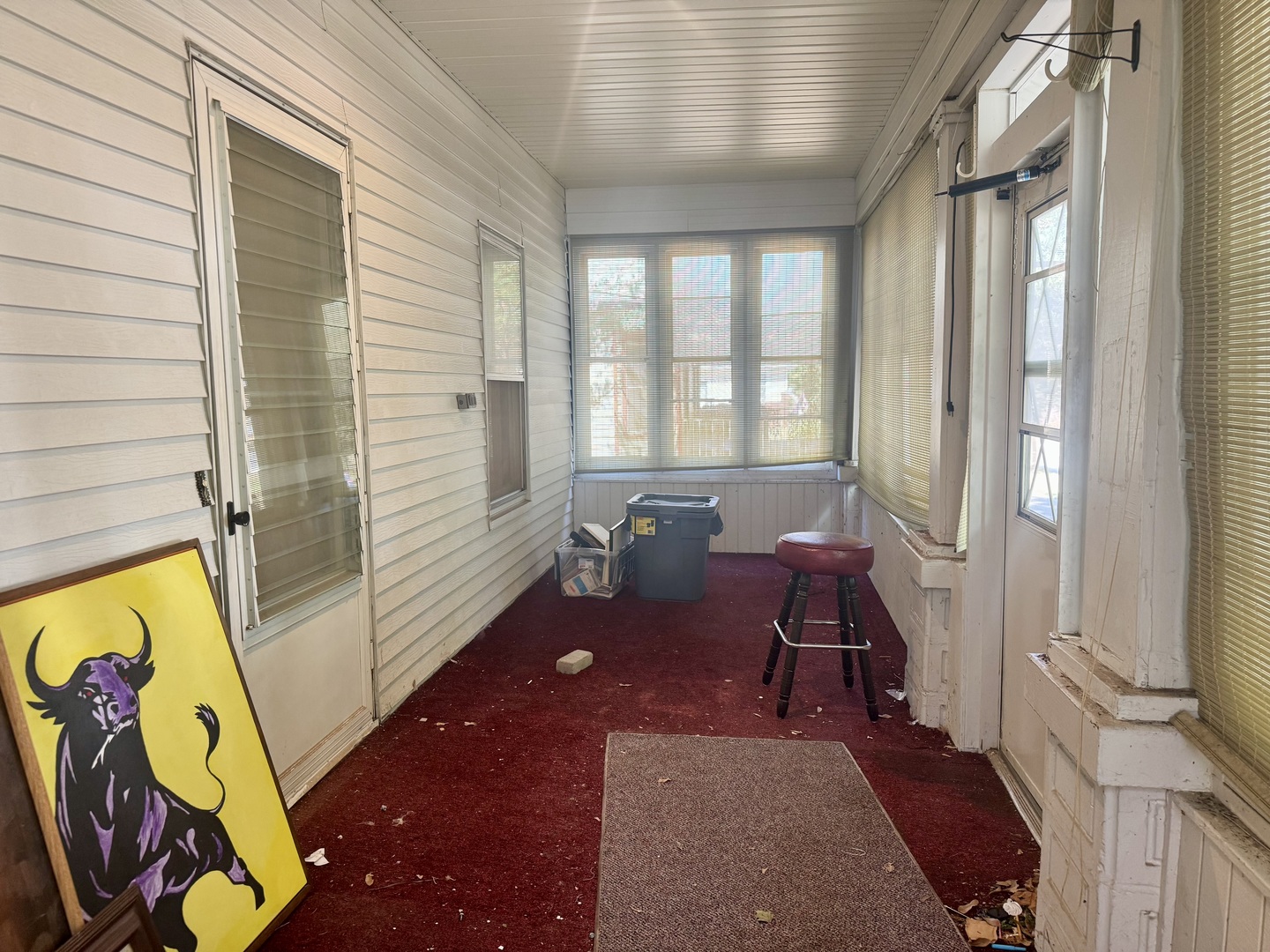 303 South Elm Street Clinton, IL 61727 - Photo 15 of 17 a room with furniture and window