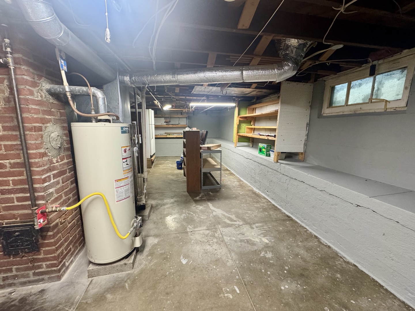 303 South Elm Street Clinton, IL 61727 - Photo 17 of 17 a room with gym equipment