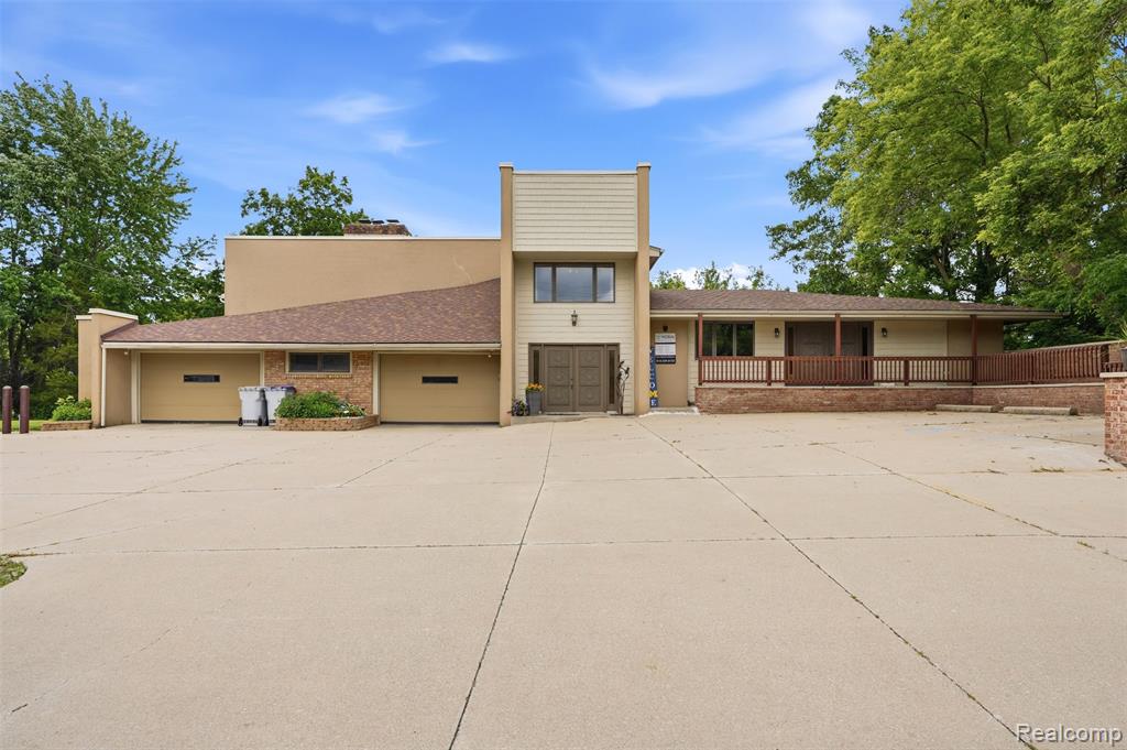 11034 East Grand River Road Brighton, MI 48116 - Photo 4 of 60