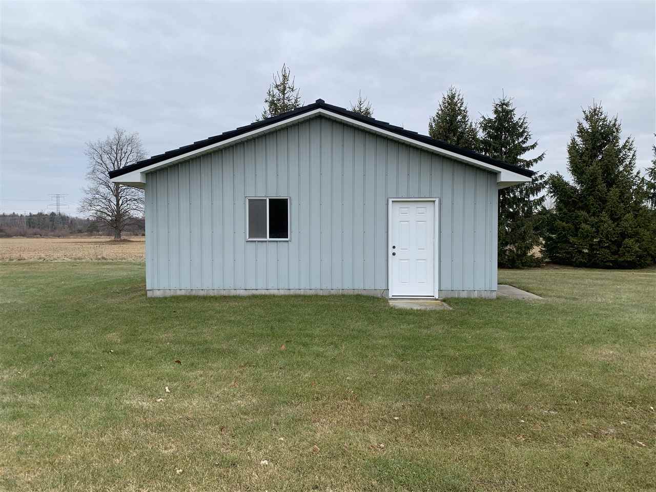 4488 South Schrieber Road Hemlock, MI 48626 - Photo 8 of 43 50001902-7.JPG
