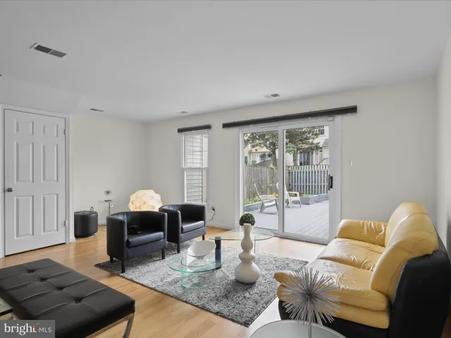 $459,950 | 8068 Dulciana Court, Springfield, VA 22153