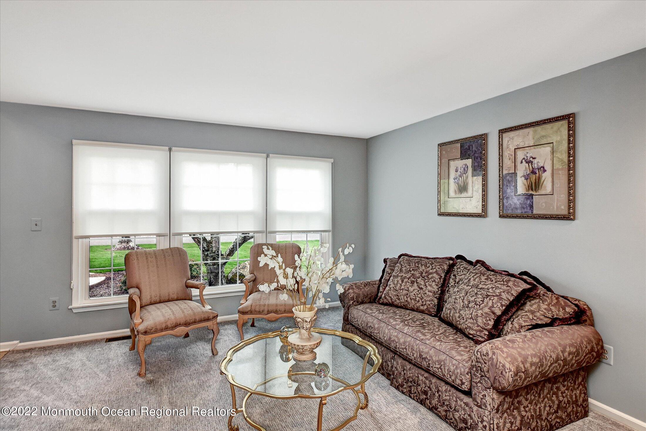 6 Falcon Ridge Circle Holmdel, NJ 07733 - Photo 13 of 43 11-Living Room