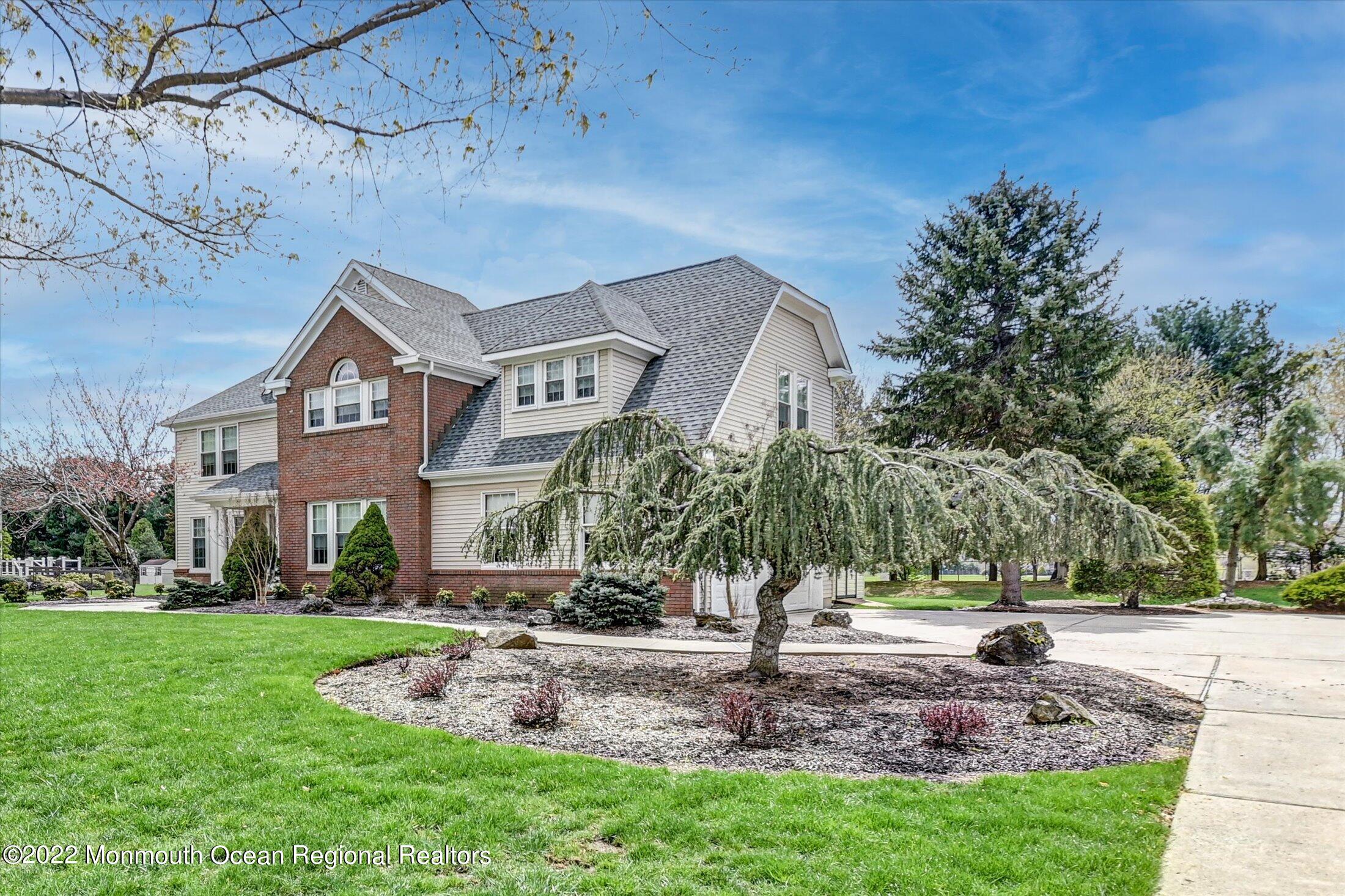6 Falcon Ridge Circle Holmdel, NJ 07733 - Photo 4 of 43 04-Front