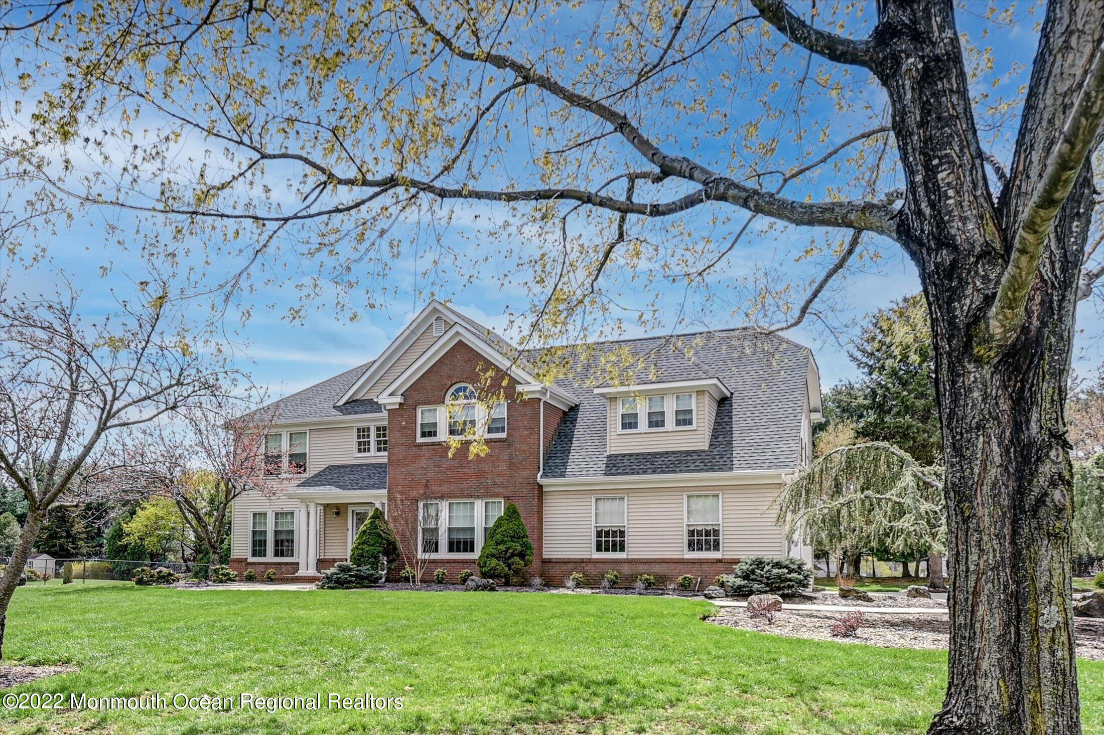 6 Falcon Ridge Circle Holmdel, NJ 07733 - Photo 5 of 43 05-Front