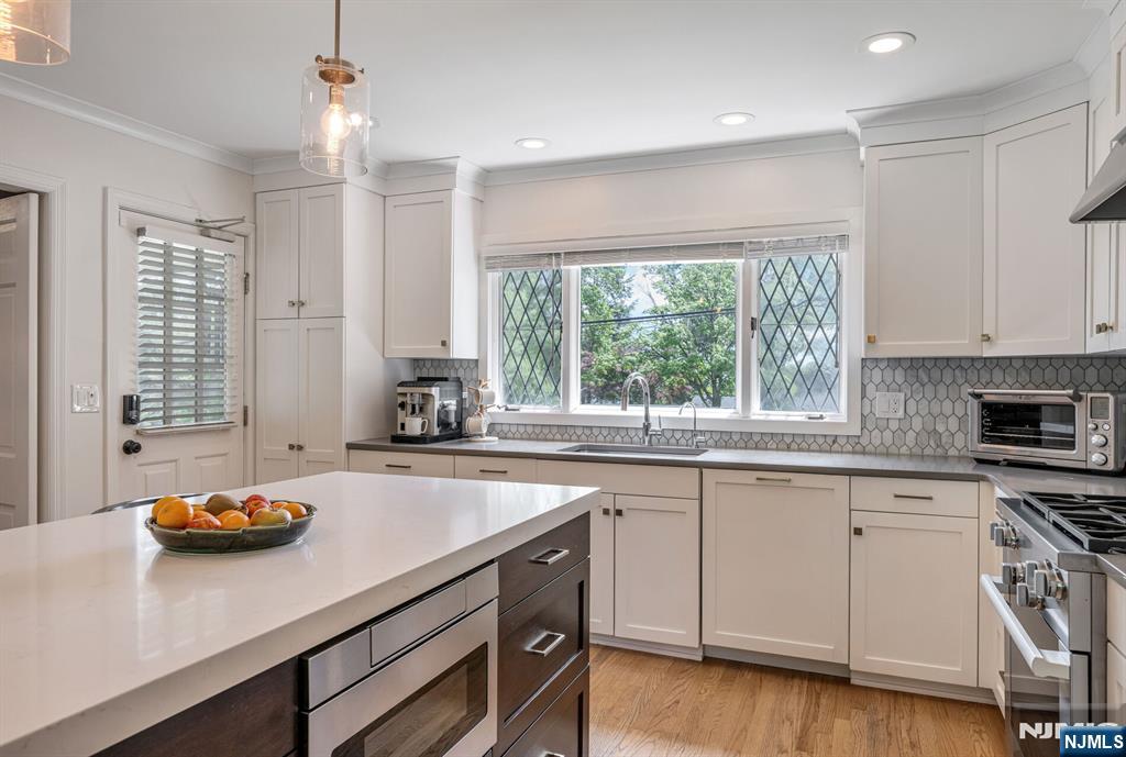 496 Lincoln Avenue Ridgewood, NJ 07450 - Photo 7 of 34