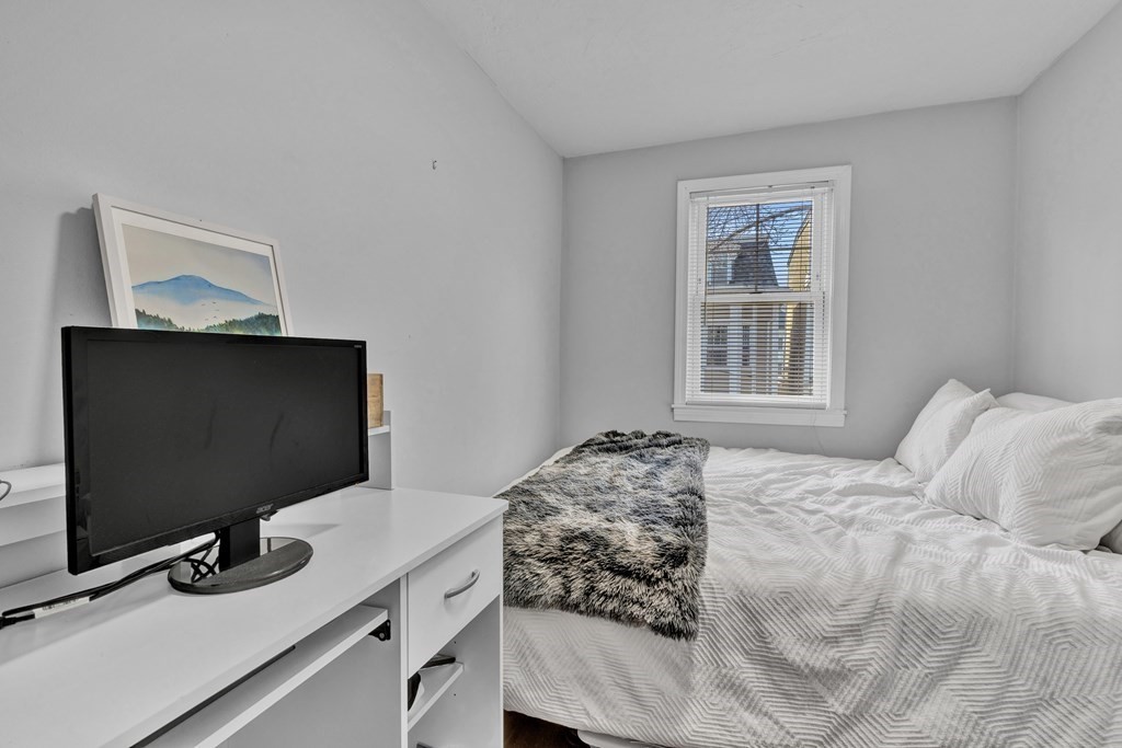 442 West Fourth Street, Unit 2 Boston, MA 02127 - Photo 9 of 12
