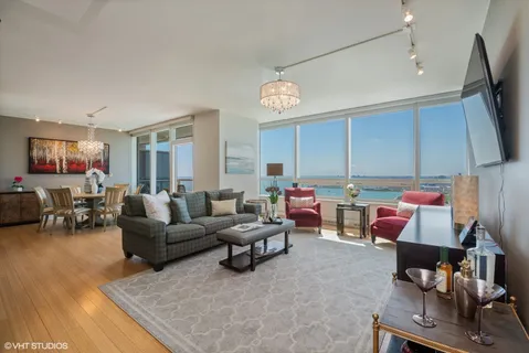 $1,295,000 | 340 East Randolph Street, Unit 3403, Chicago, IL 60601