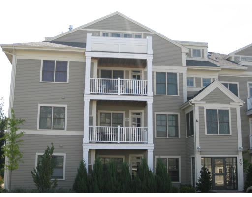 39 Intrepid Circle, Unit 204 Marblehead, MA 01945 - Photo 1 of 1 Gallery Image 1