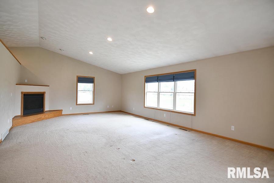 316 South Ridge Street Cambridge, IL 61238 - Photo 2 of 21 Gallery Image 2