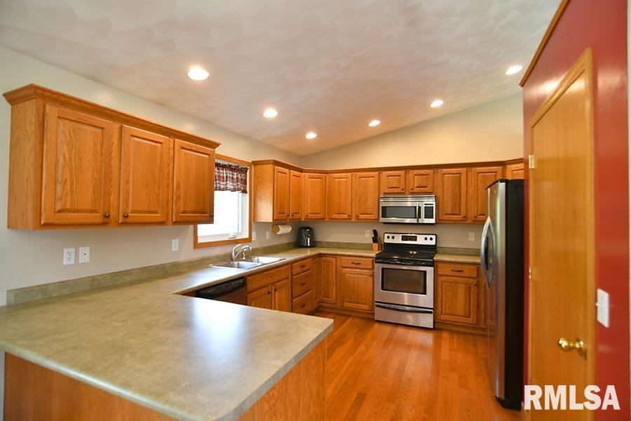 316 South Ridge Street Cambridge, IL 61238 - Photo 4 of 21 Gallery Image 4
