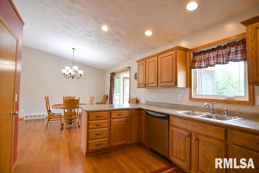 316 South Ridge Street Cambridge, IL 61238 - Photo 5 of 21 Gallery Image 5