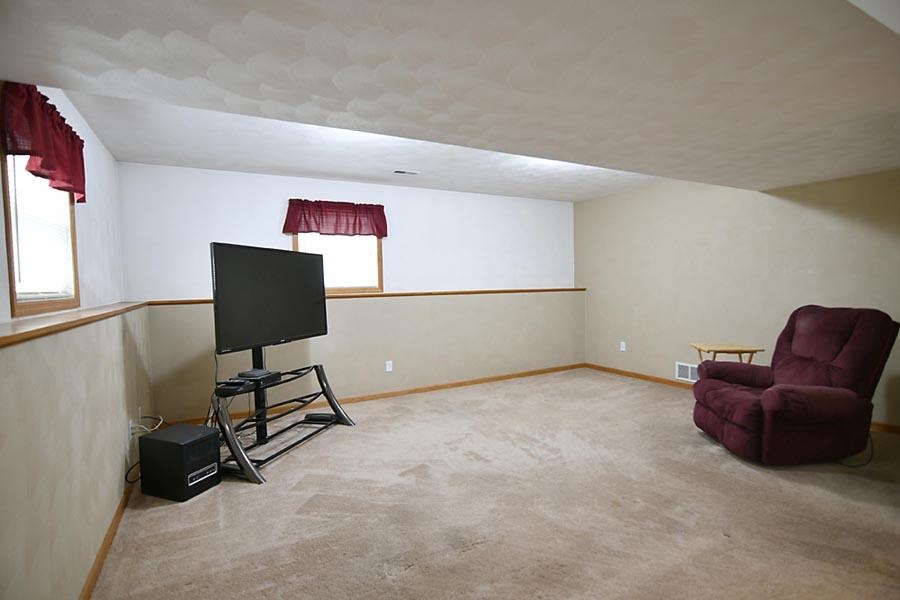 316 South Ridge Street Cambridge, IL 61238 - Photo 8 of 21 Gallery Image 8