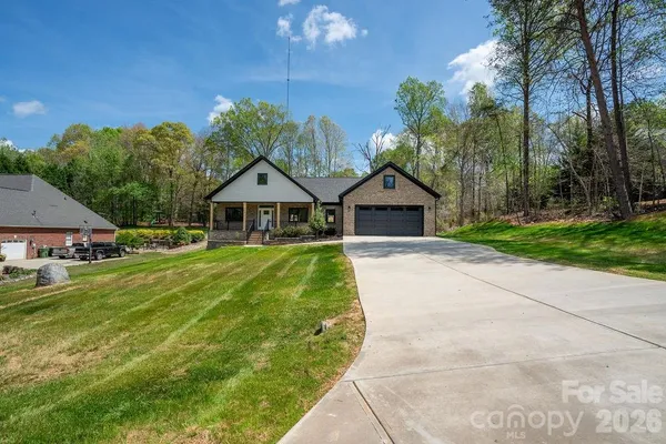 $499,900 | 145 Creek Wood Drive, Dallas, NC 28034