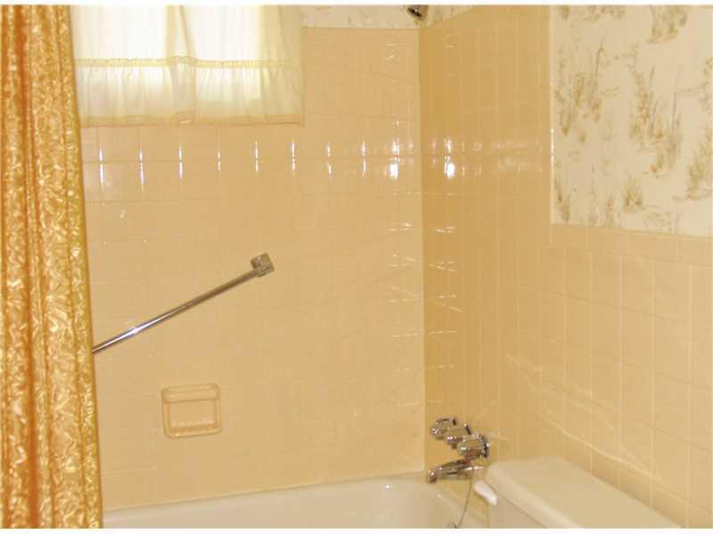 540 Jefferson Road Penn Hills, PA 15235 - Photo 15 of 20 Full Bath.