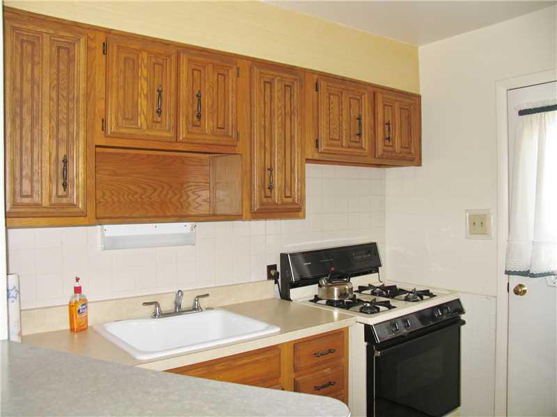 540 Jefferson Road Penn Hills, PA 15235 - Photo 6 of 20 Kitchen.