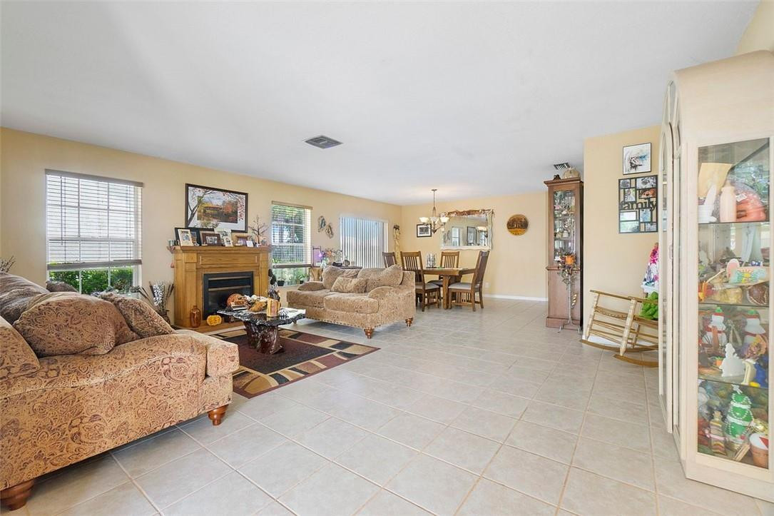11068 Lakeaire Circle Boca Raton, FL 33498 - Photo 6 of 61 Photo 6