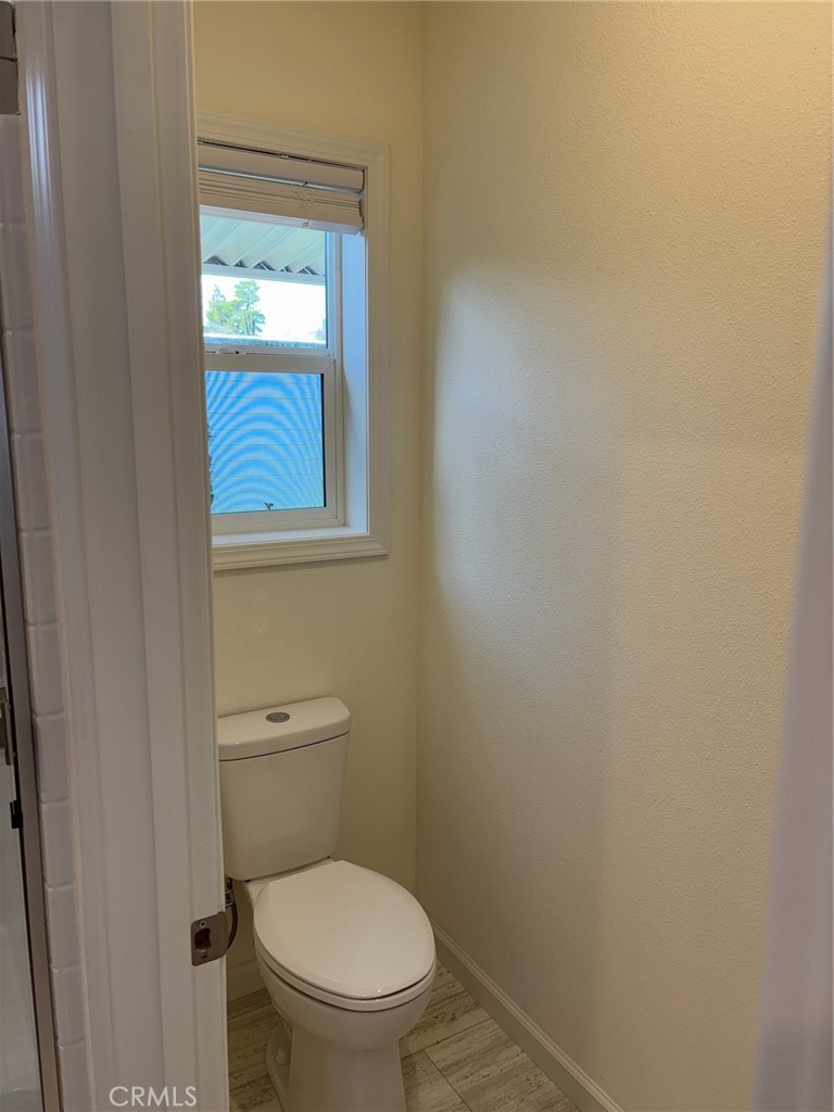 166 Via Robles, Unit 166 Paso Robles, CA 93446 - Photo 19 of 38 Primary separate commode area