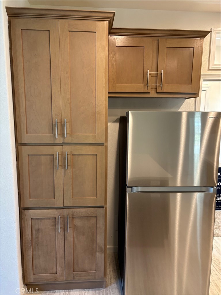 166 Via Robles, Unit 166 Paso Robles, CA 93446 - Photo 33 of 38 Kitchen pantry