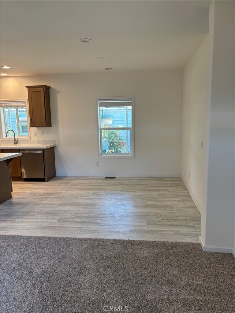 166 Via Robles, Unit 166 Paso Robles, CA 93446 - Photo 9 of 38 Dining Room