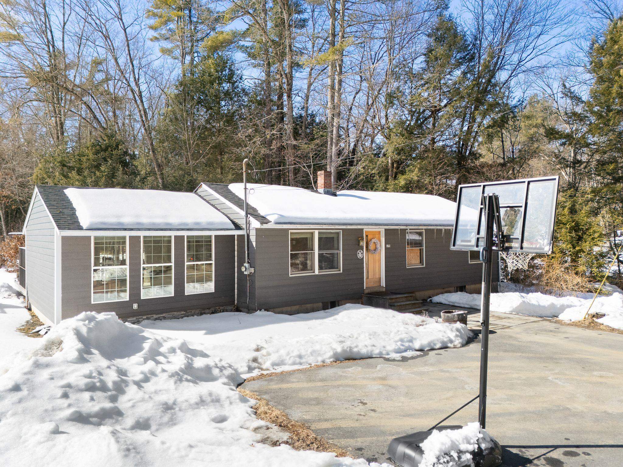 175 Sak Road Vernon, VT 05354 - Photo 3 of 29