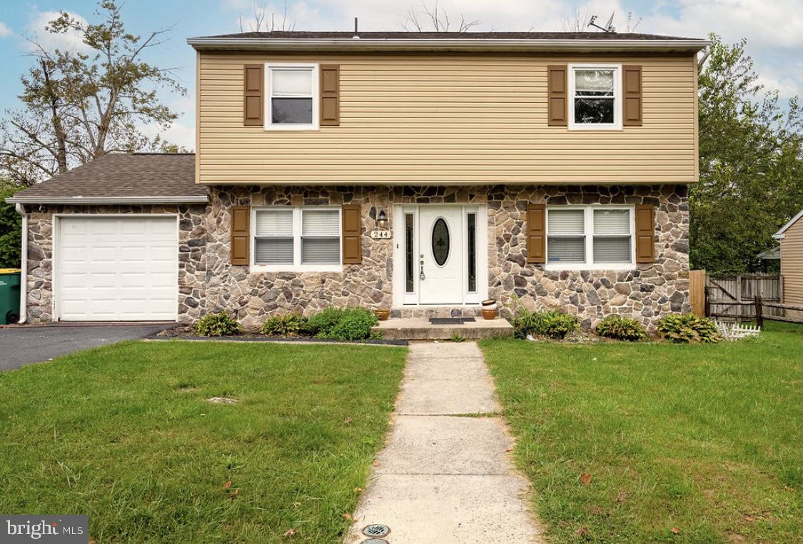 244 Spohn Road Reading, PA 19608 - Photo 2 of 33