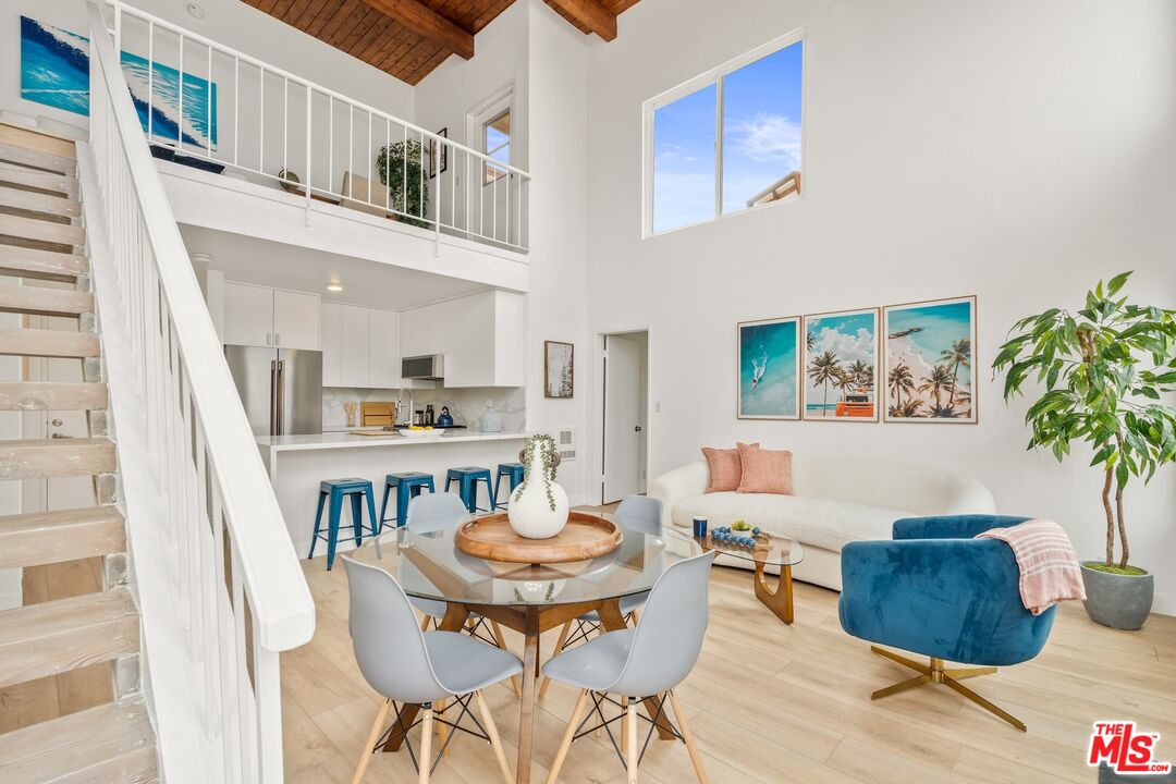 16 Quarterdeck Street, Unit 301 Marina del Rey, CA 90292 - Photo 2 of 30
