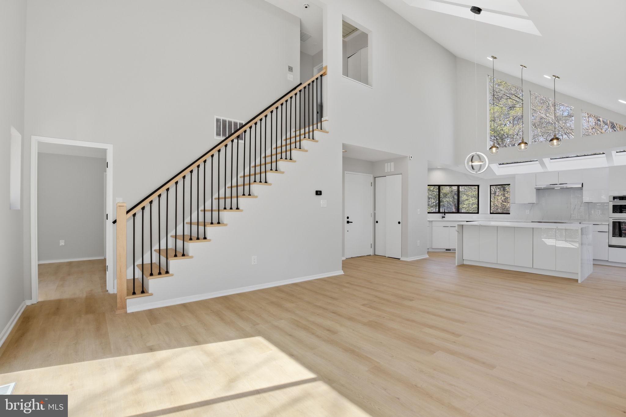 1671 Cedar Hollow Way Reston, VA 20194 - Photo 13 of 76 living room
