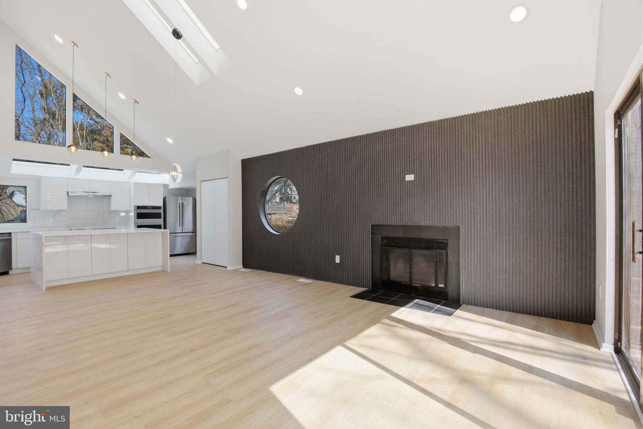 1671 Cedar Hollow Way Reston, VA 20194 - Photo 14 of 76 living room
