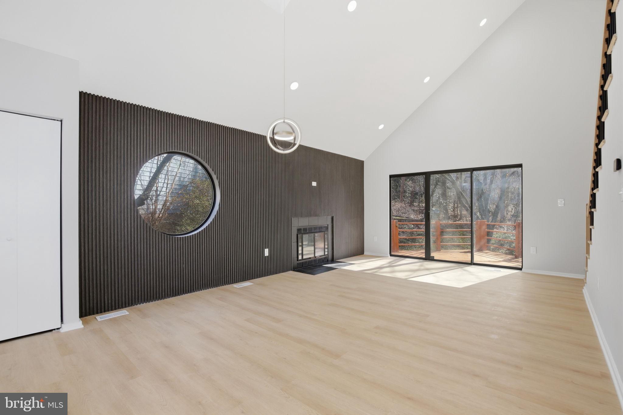 1671 Cedar Hollow Way Reston, VA 20194 - Photo 16 of 76 living room