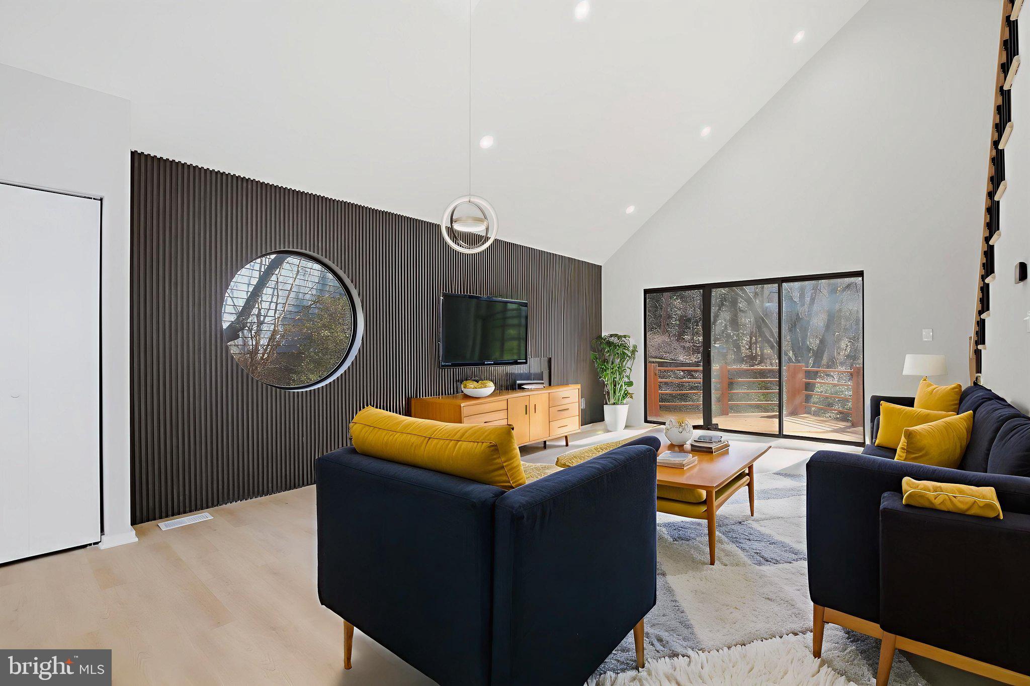 1671 Cedar Hollow Way Reston, VA 20194 - Photo 17 of 76 living room