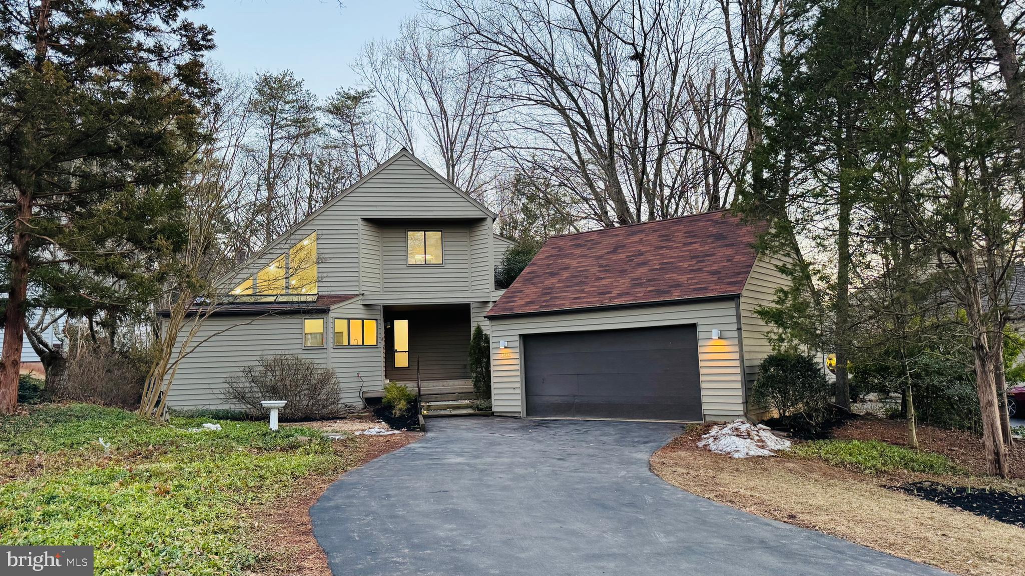 1671 Cedar Hollow Way Reston, VA 20194 - Photo 2 of 76 Exterior front