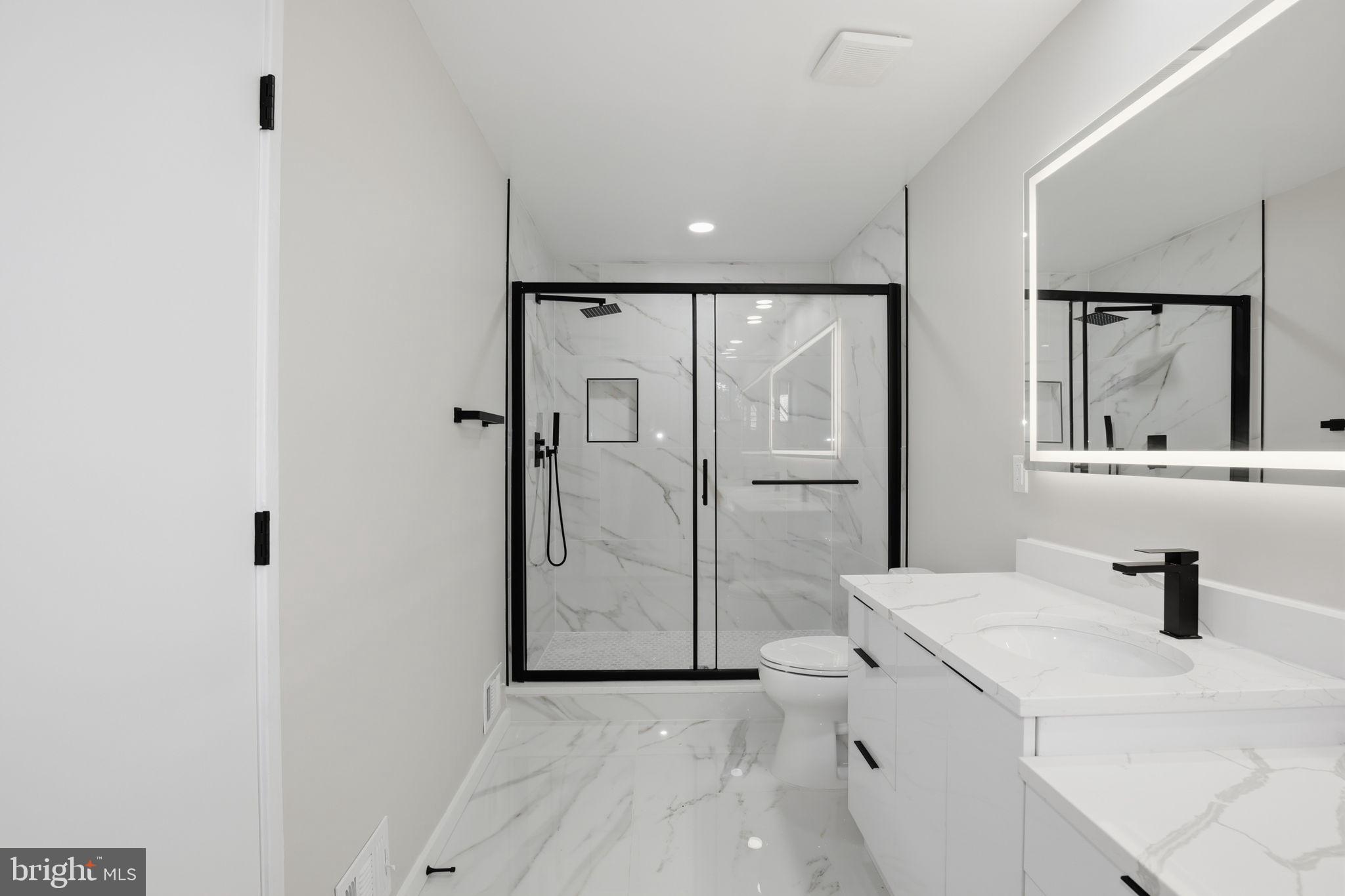 1671 Cedar Hollow Way Reston, VA 20194 - Photo 26 of 76 primary bath