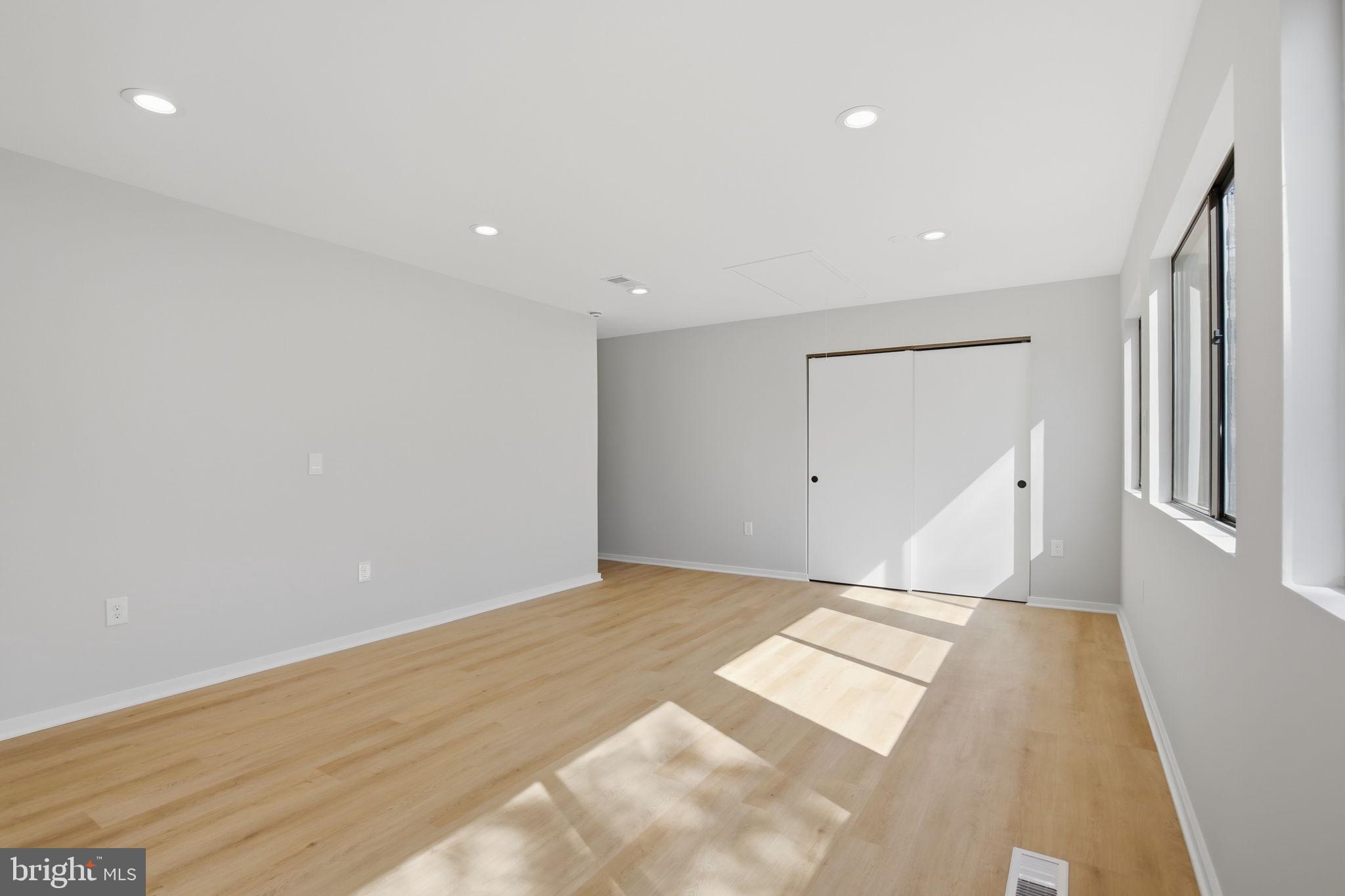 1671 Cedar Hollow Way Reston, VA 20194 - Photo 41 of 76 upper level bedroom suite 1