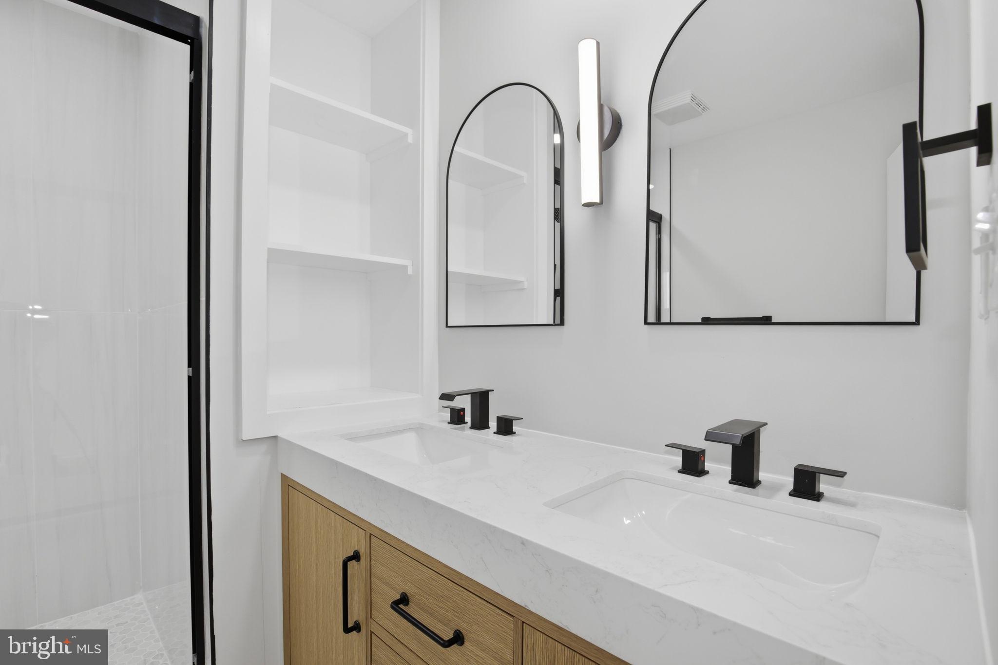 1671 Cedar Hollow Way Reston, VA 20194 - Photo 43 of 76 upper level bedroom suite 1