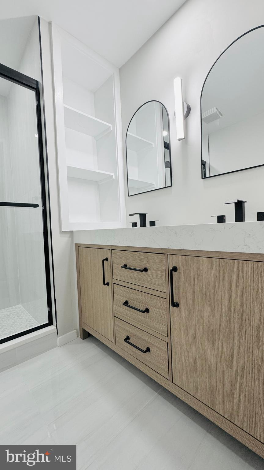 1671 Cedar Hollow Way Reston, VA 20194 - Photo 47 of 76 upper level bedroom suite 1