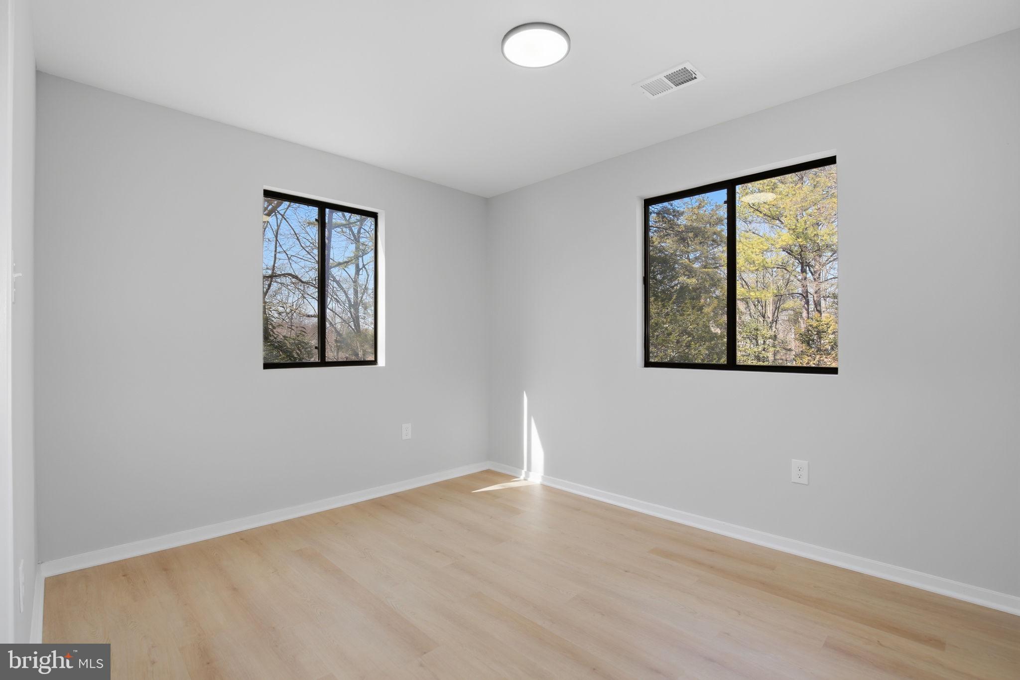 1671 Cedar Hollow Way Reston, VA 20194 - Photo 48 of 76 upper level bedroom suite 2
